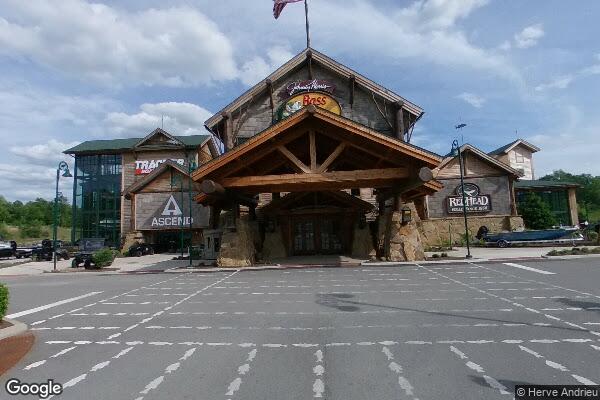 Bass Pro Shops storefront