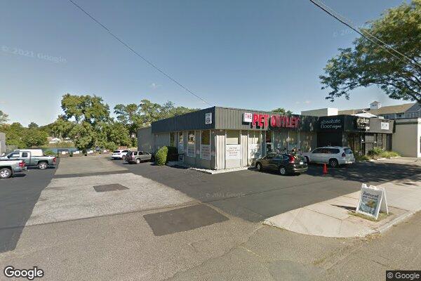 Natural Pet Outlet storefront